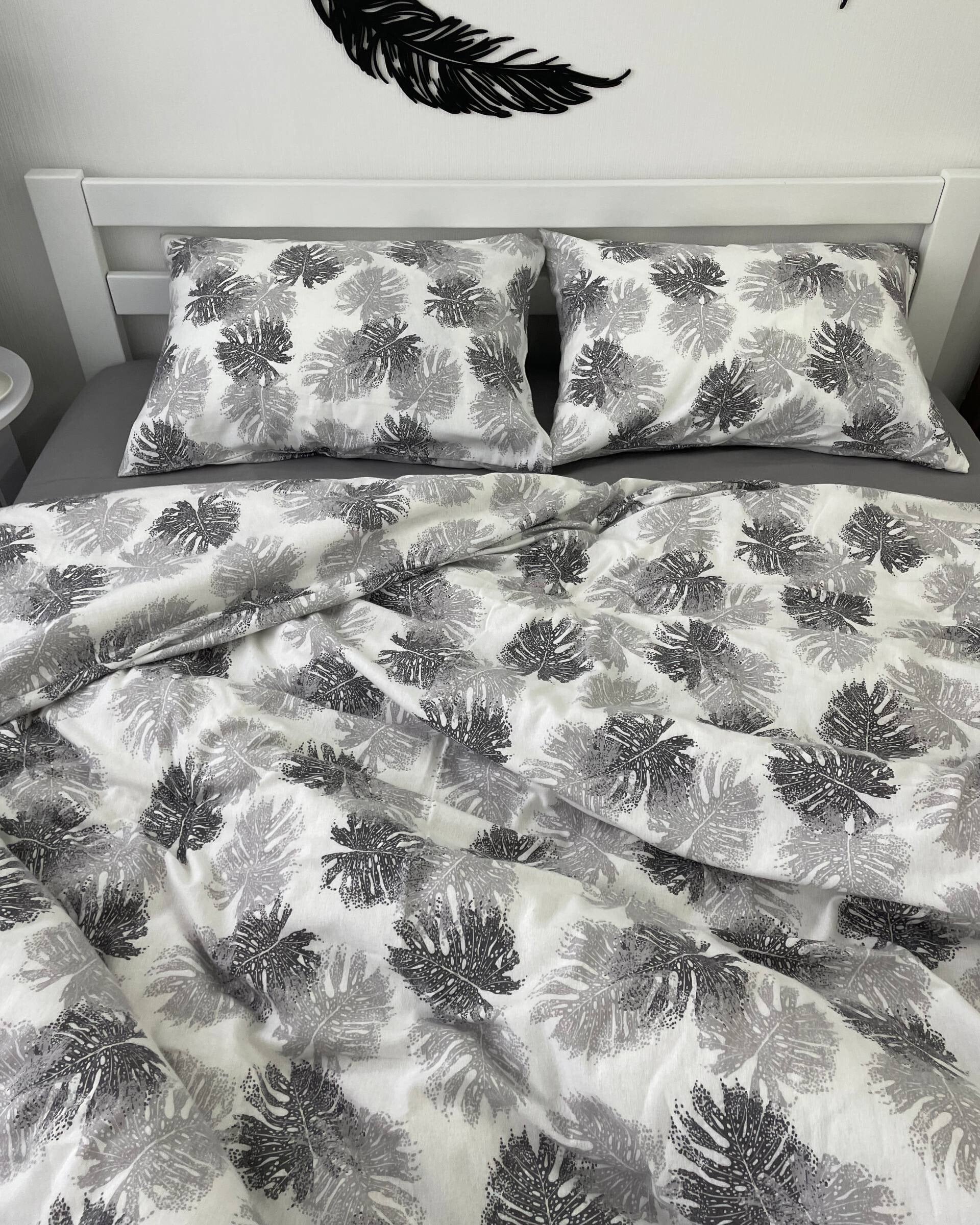 Premium Flannel Bedding Set - Monstera Grey