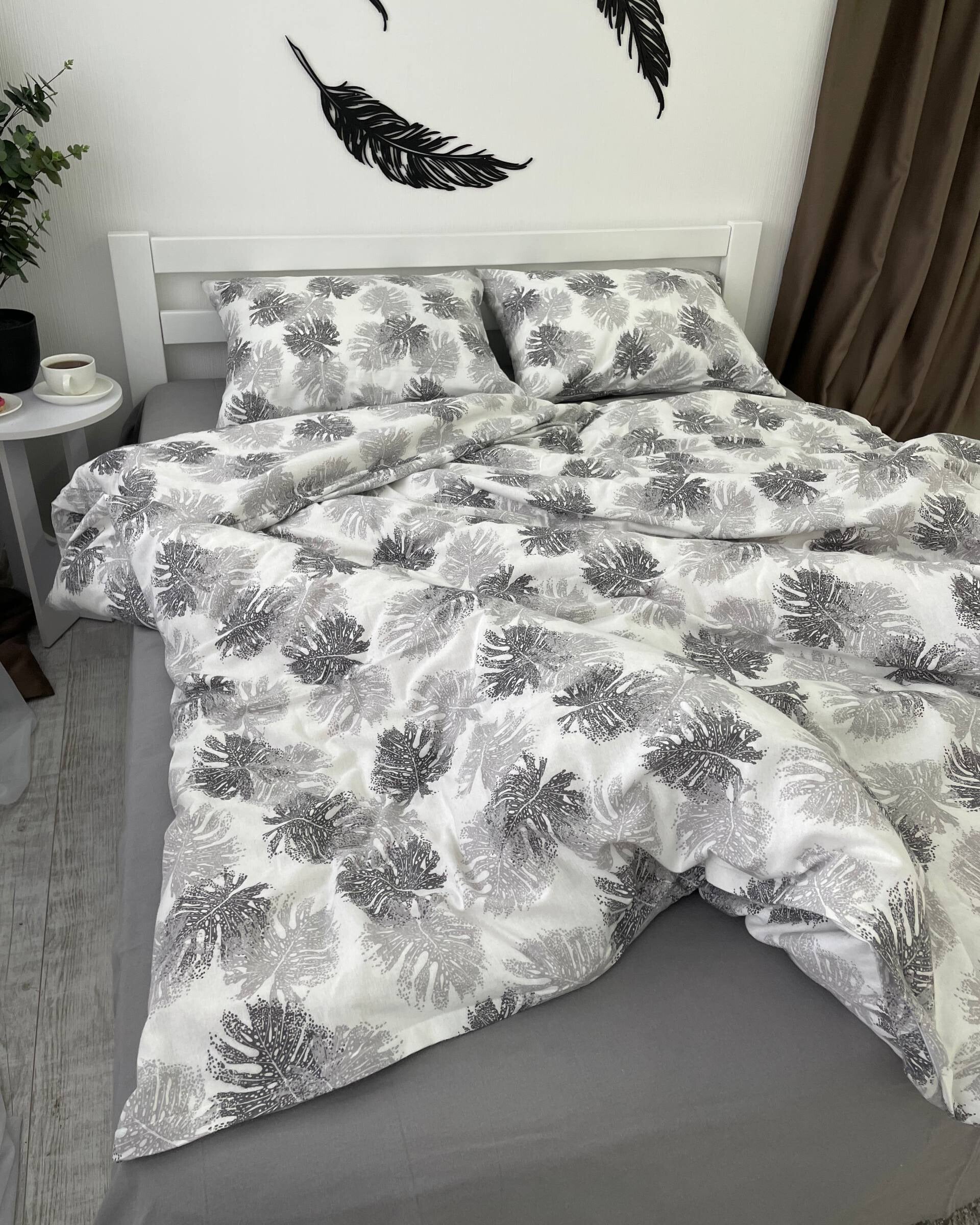 Premium Flannel Bedding Set - Monstera Grey