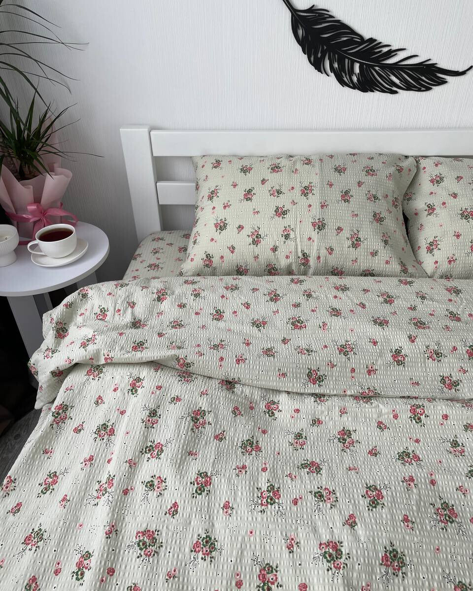 Premium Ranforce Seersucker Bedding Set – Mini Rose Bouquet