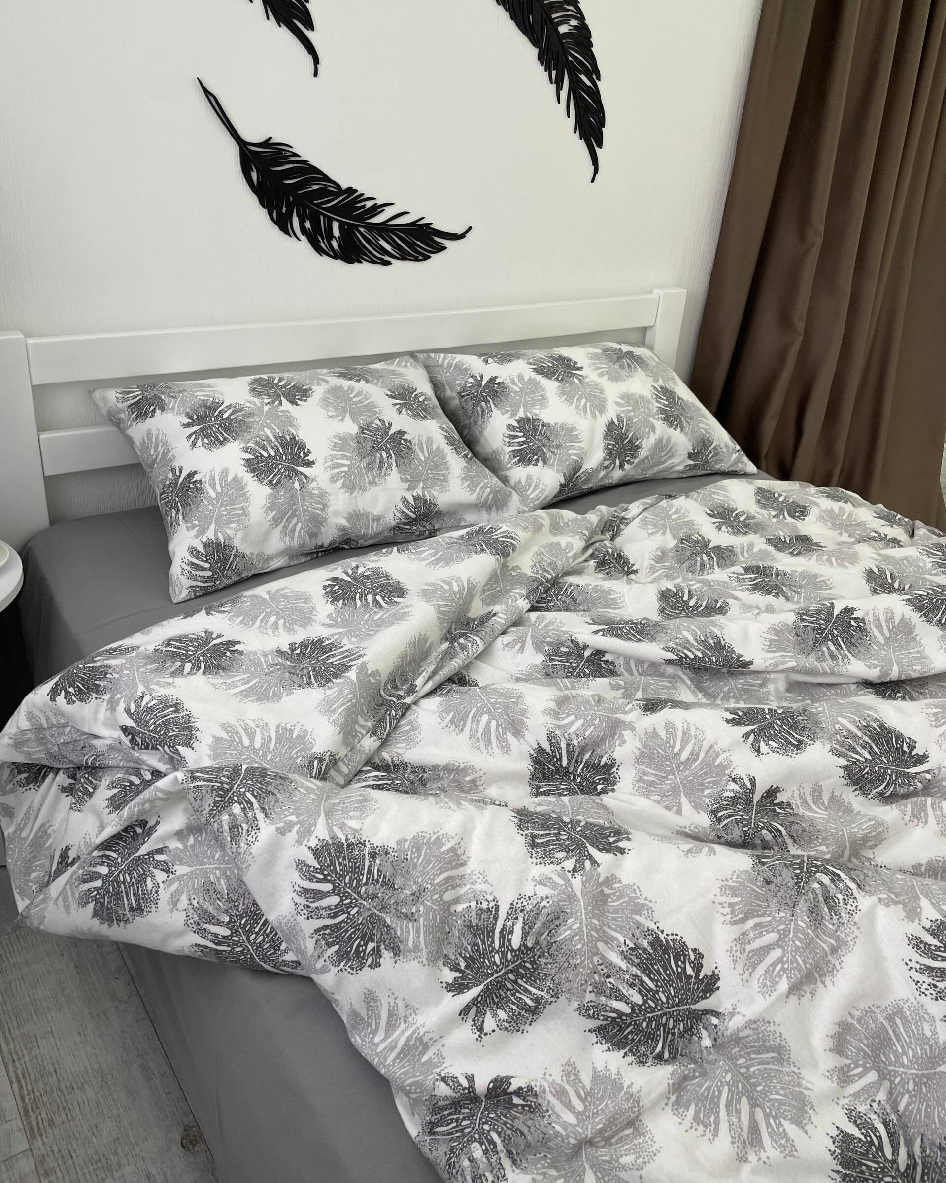 Premium Flannel Bedding Set - Monstera Grey