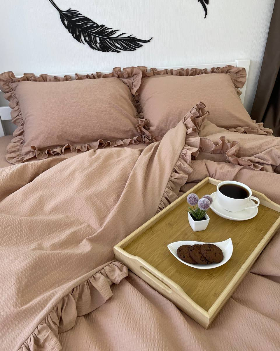 Seersucker Ruffle Cotton Bedding Set — Warm Sand