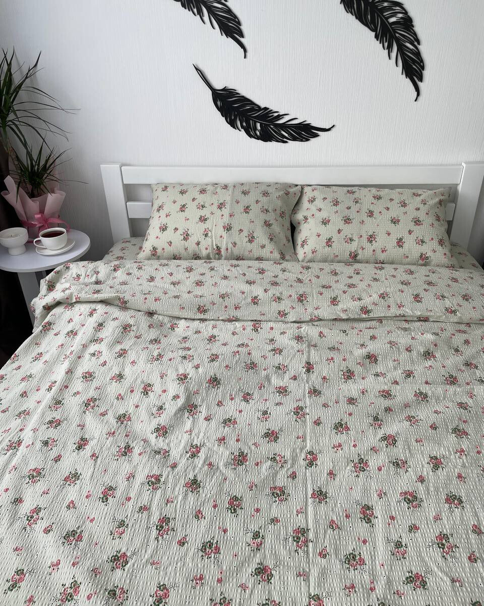 Premium Ranforce Seersucker Bedding Set – Mini Rose Bouquet