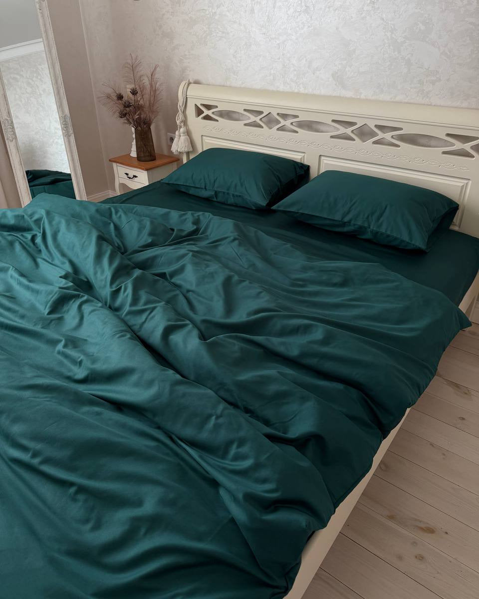 Luxury Cotton Sateen Bedding Set – Emerald Depth
