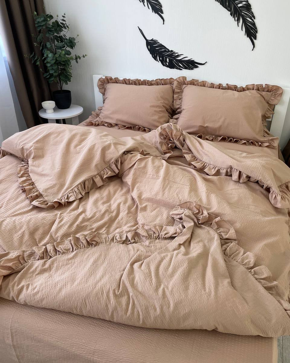 Seersucker Ruffle Cotton Bedding Set — Warm Sand