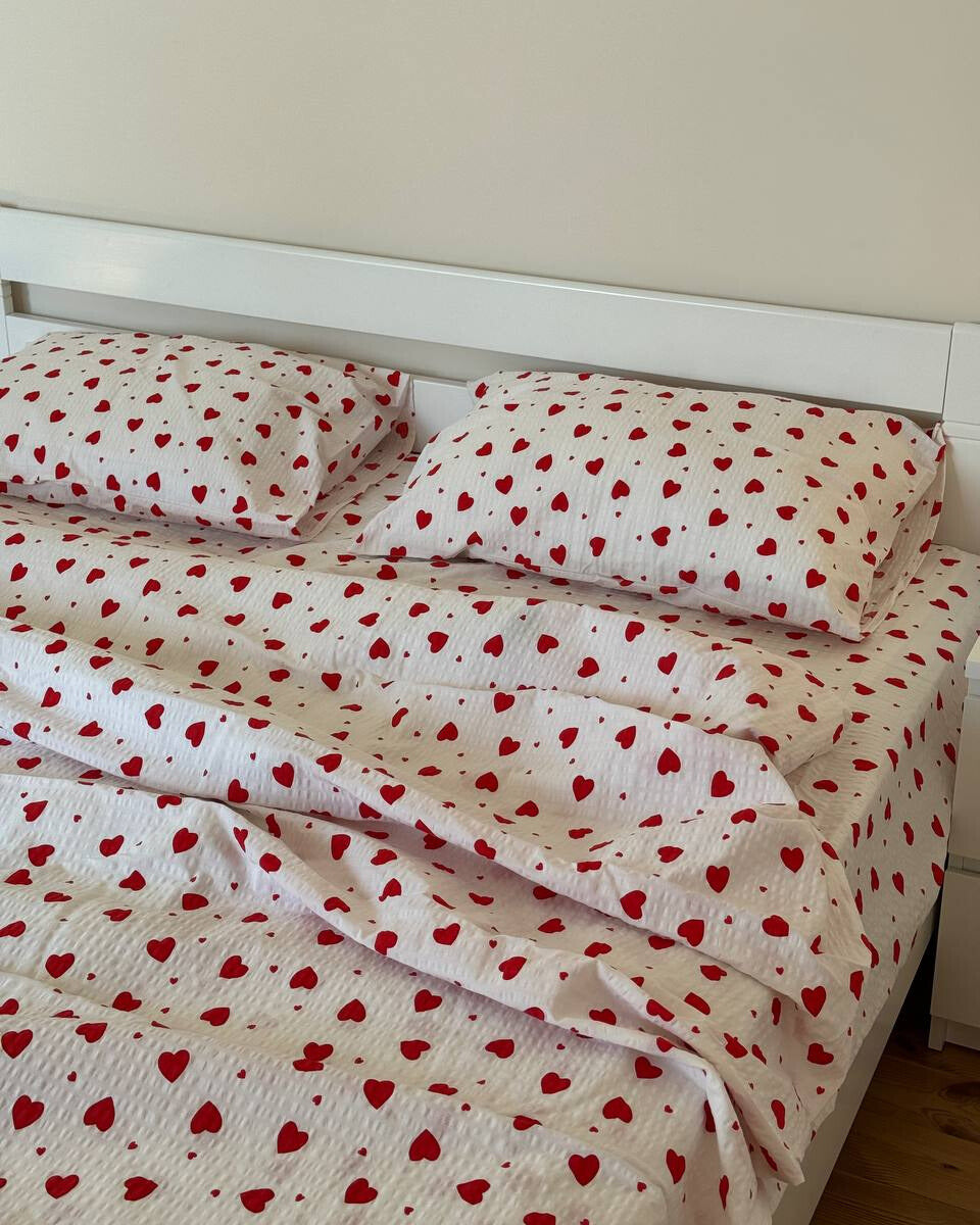 Premium Ranforce Seersucker Bedding Set – Red Hearts Classic