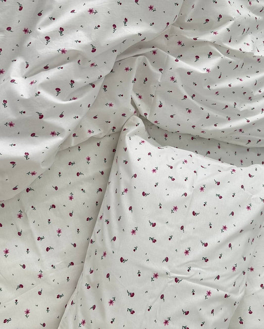 Bedding Set - "Roseberry Dots"
