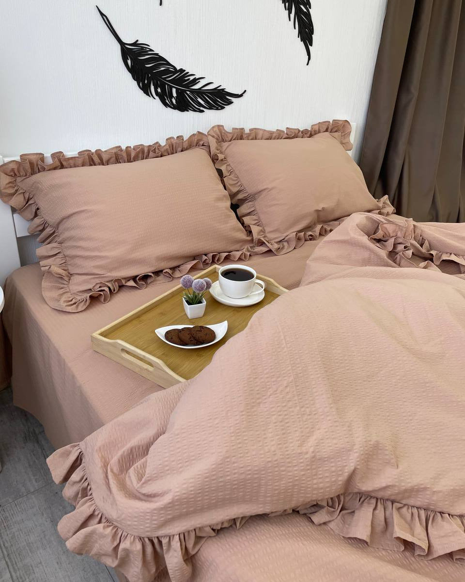 Seersucker Ruffle Cotton Bedding Set — Warm Sand