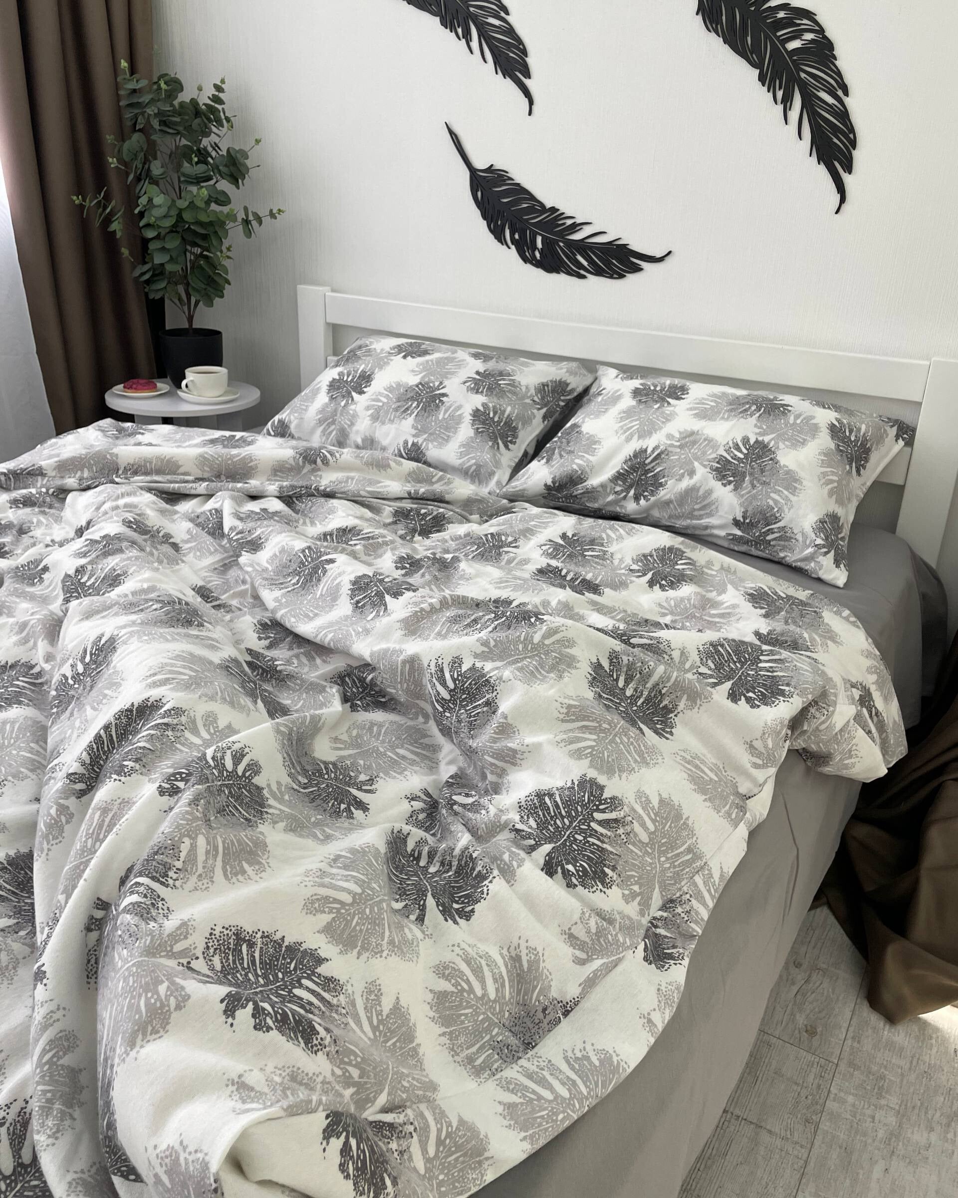 Premium Flannel Bedding Set - Monstera Grey