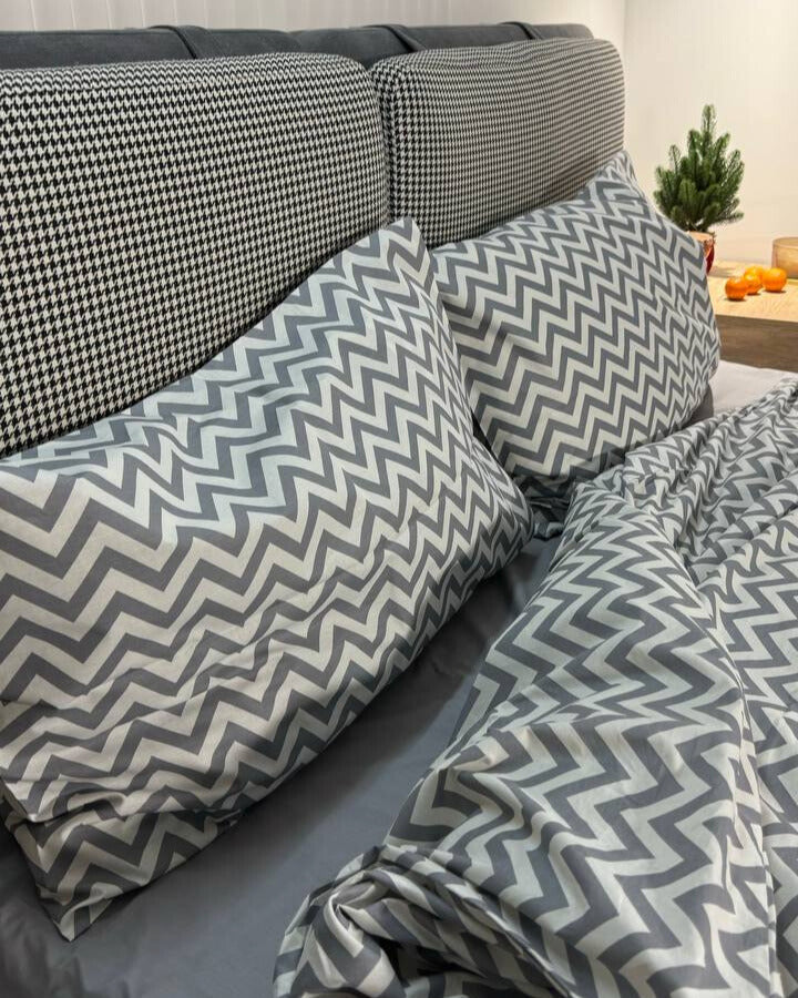 Premium Ranforce Cotton Bedding Set – Grey Motion Lines