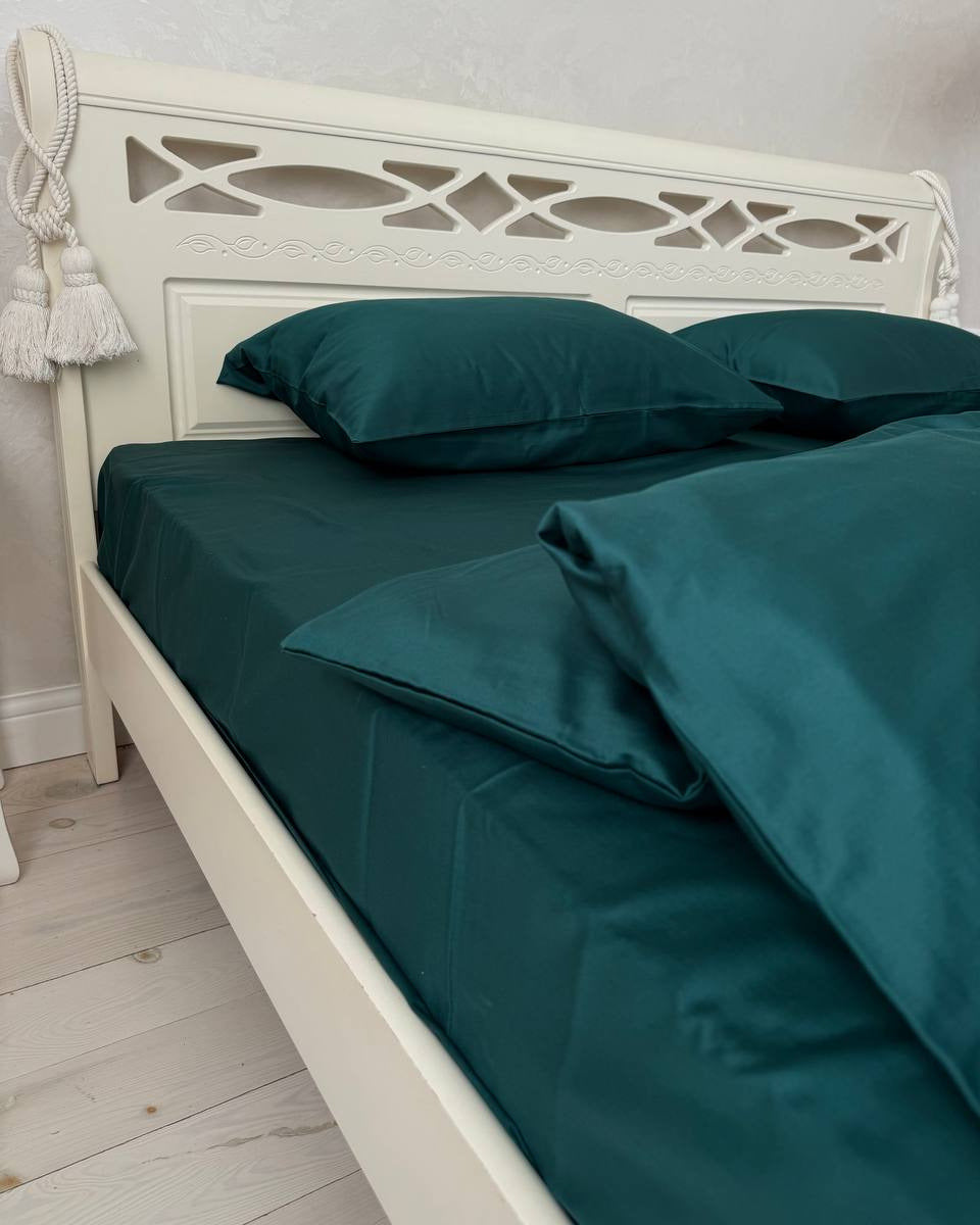 Luxury Cotton Sateen Bedding Set – Emerald Depth