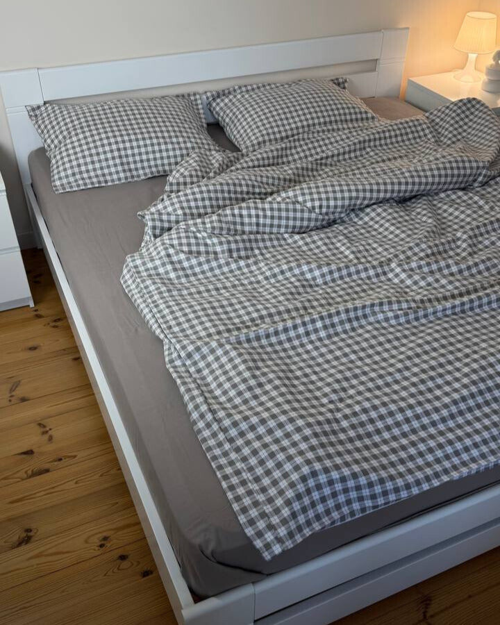 Premium Flannel Bedding Set – Grey Checkered Pattern