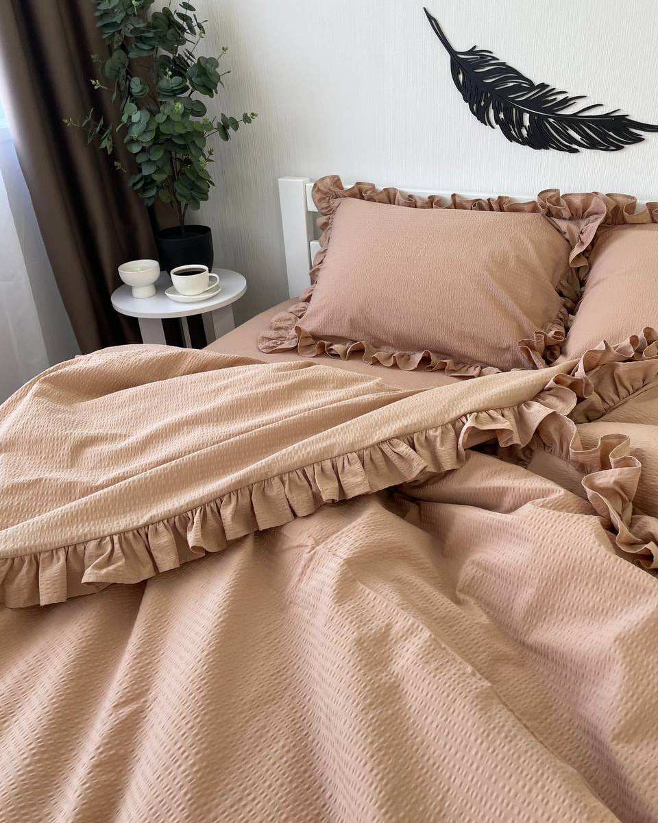 Seersucker Ruffle Cotton Bedding Set — Warm Sand