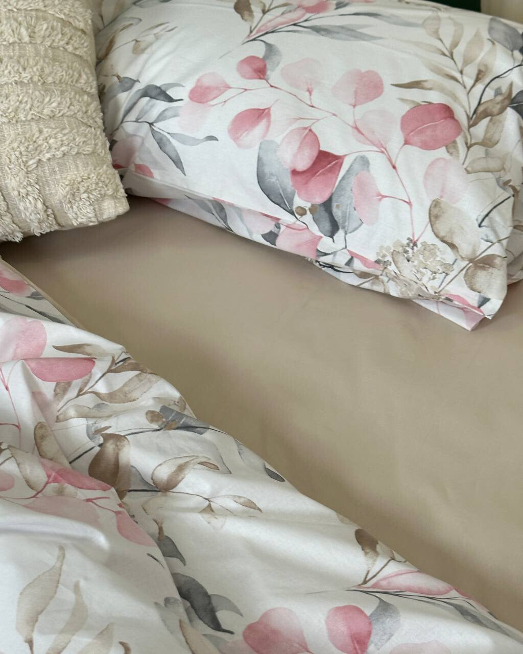 Premium Ranforce Cotton Bedding Set – Pink Harmony