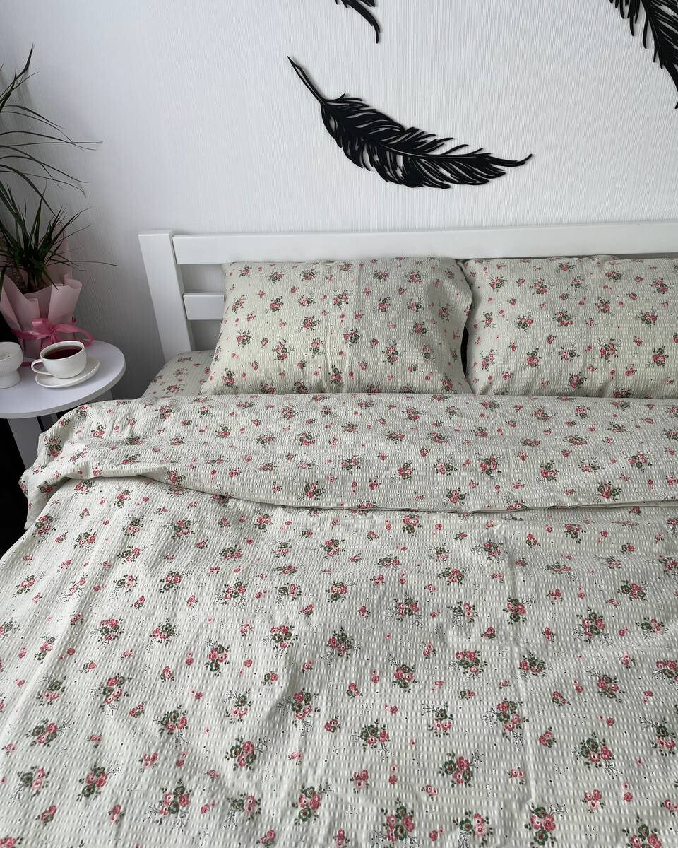Premium Ranforce Seersucker Bedding Set – Mini Rose Bouquet