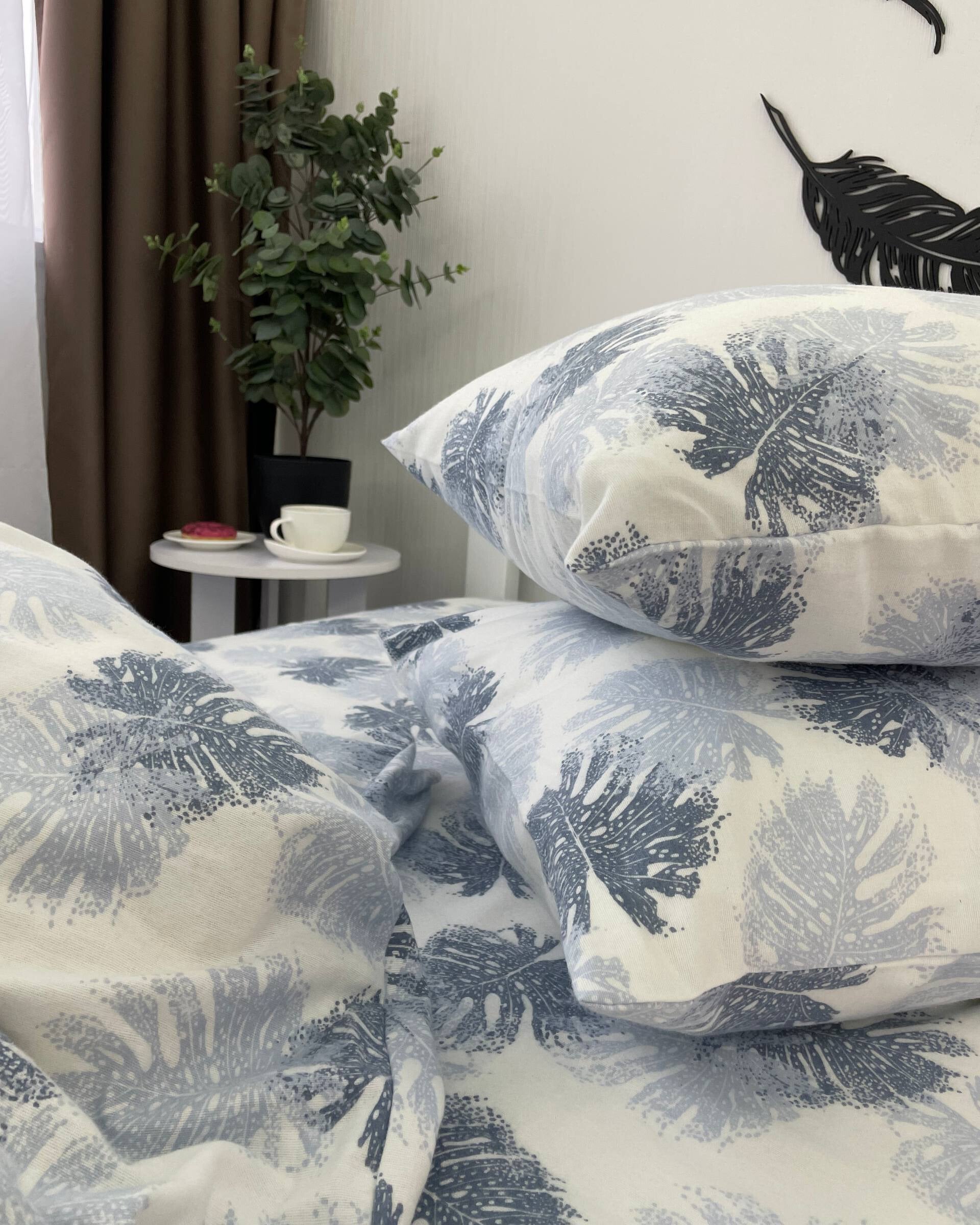 Premium Flannel Bedding Set - Monstera Blue