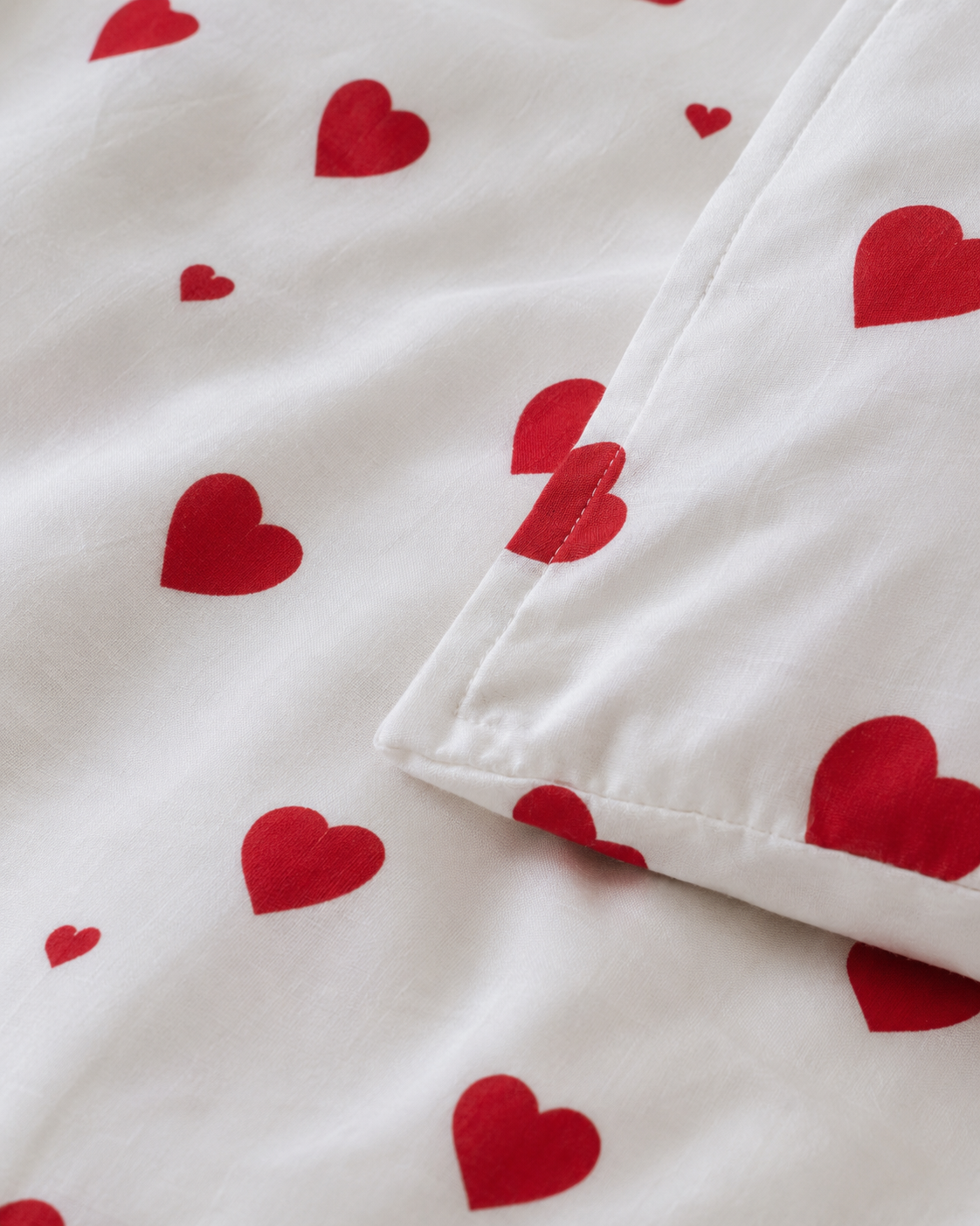 Ranforce Cotton Bedding Set – Scarlet Heart Harmony