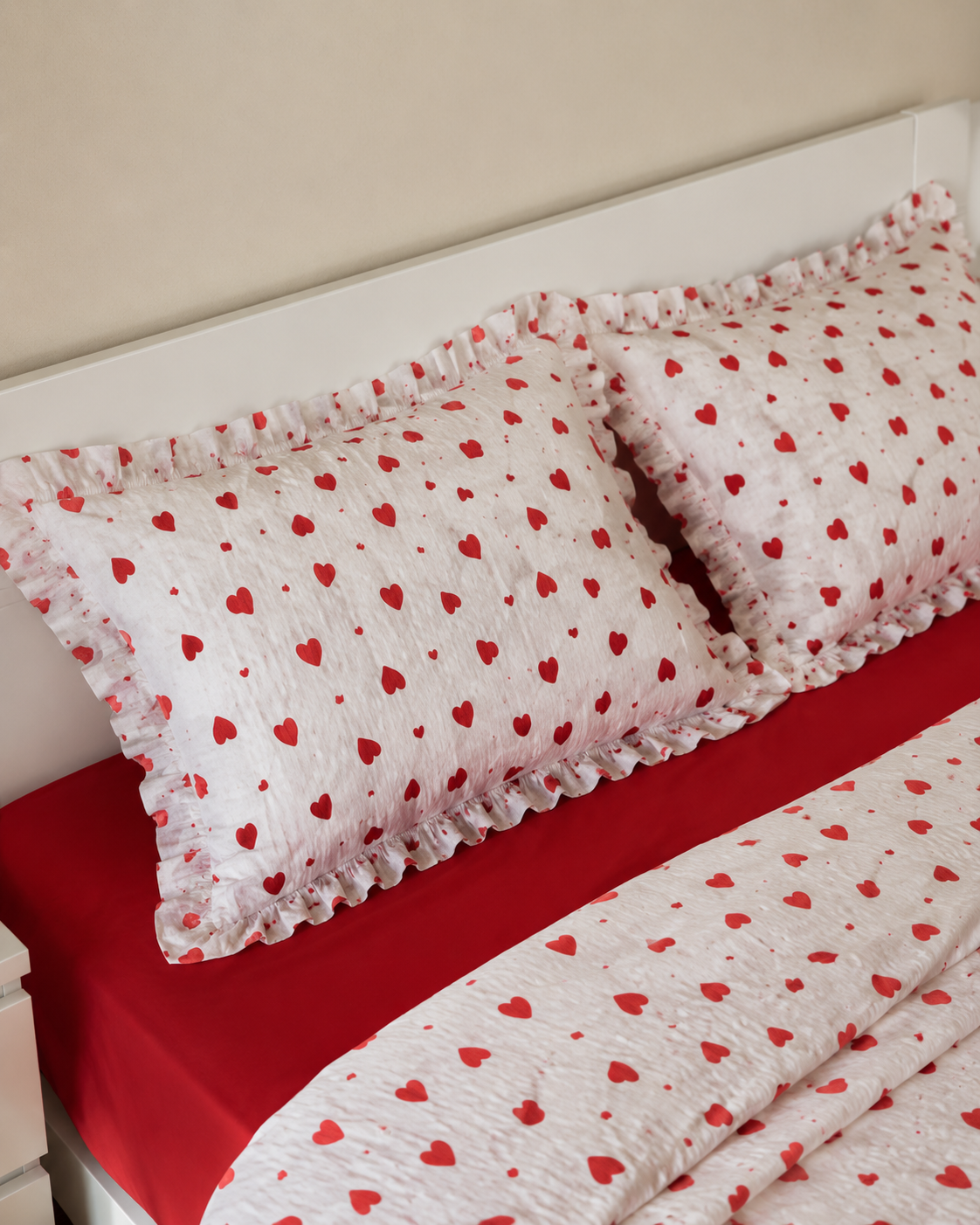 Seersucker Ruffle Cotton Bedding Set — Red Heart