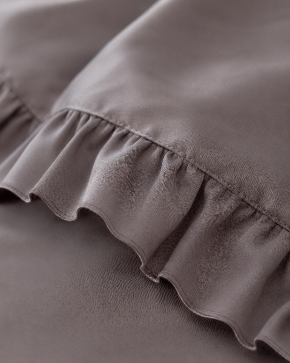 Luxury Cotton Ruffle Sateen Bedding Set – Cocoa Calm