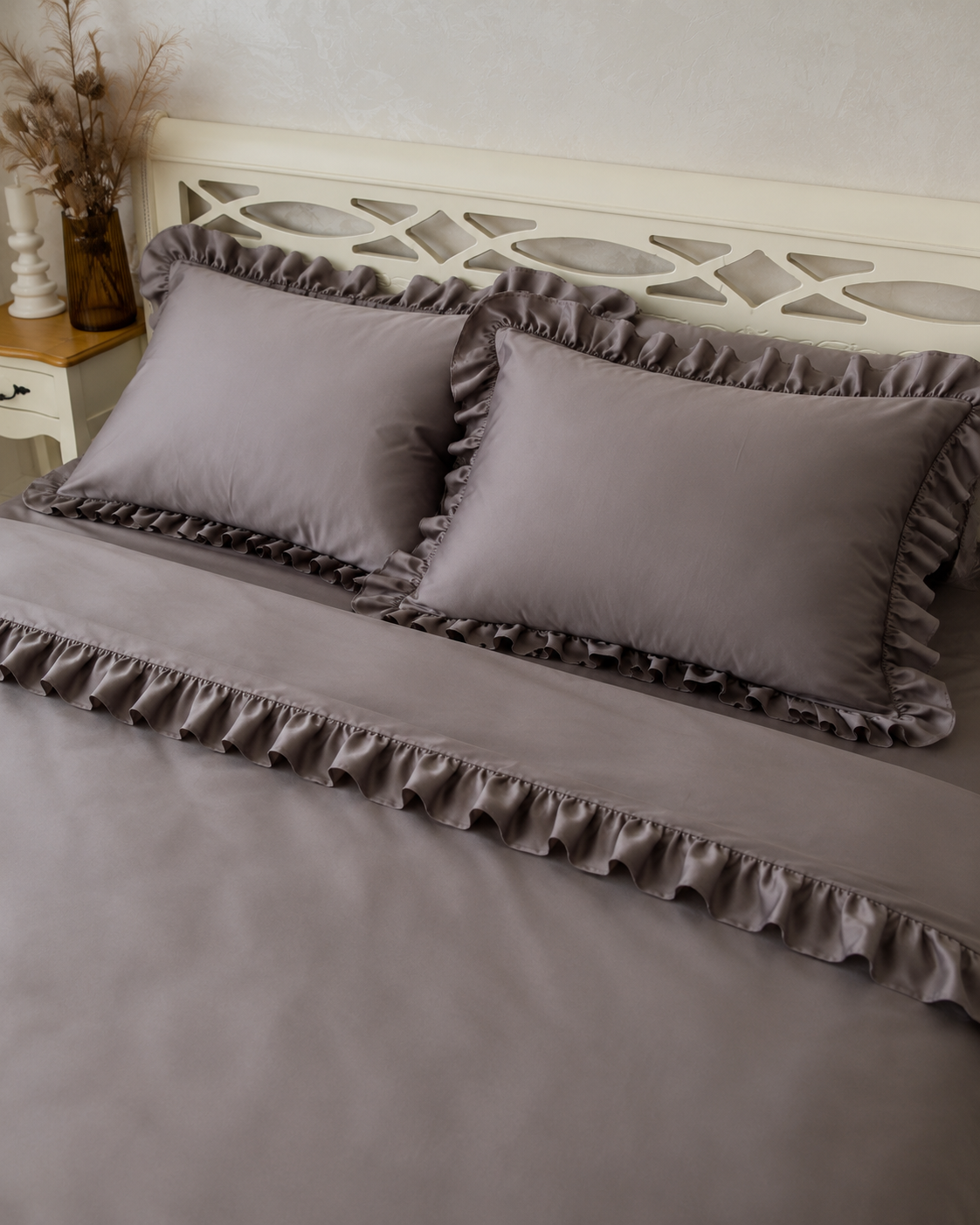 Luxury Cotton Ruffle Sateen Bedding Set – Cocoa Calm