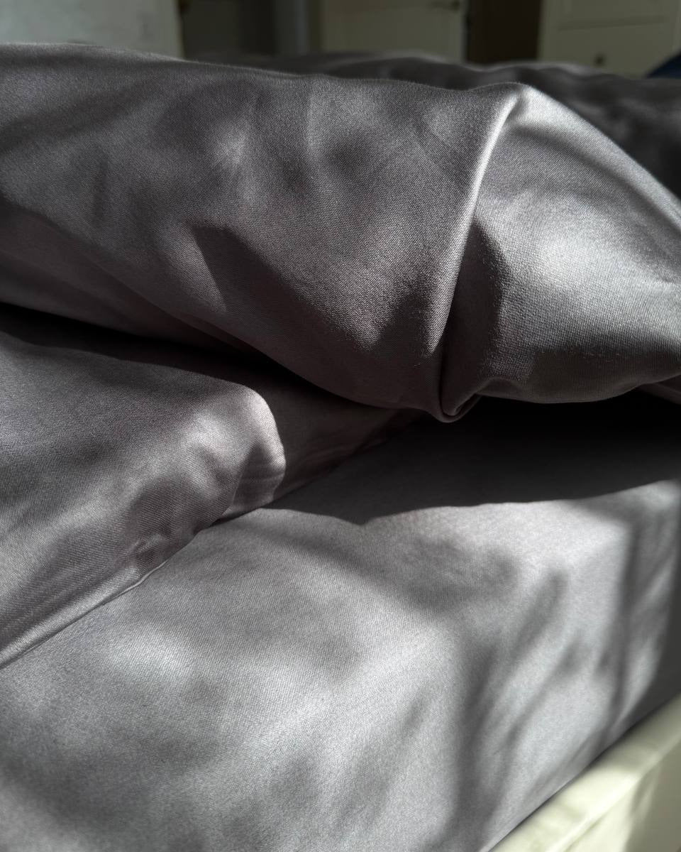 Luxury Cotton Sateen Bedding Set – Graphite Silk
