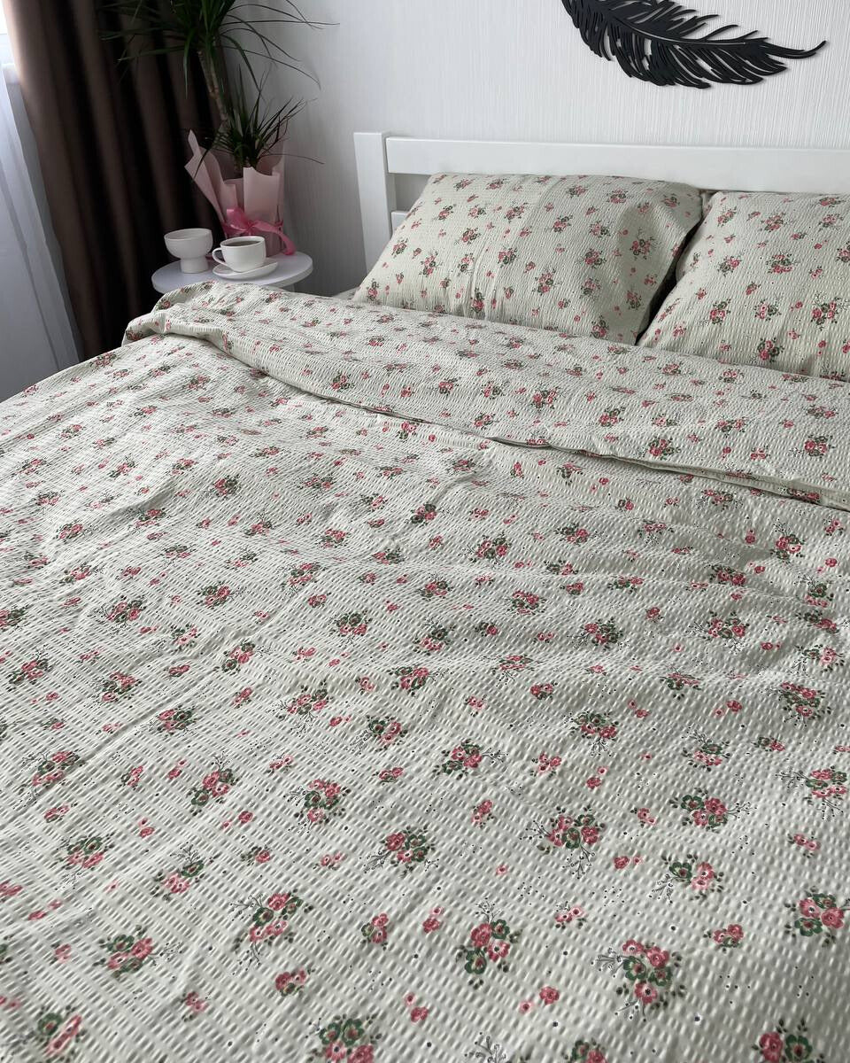 Premium Ranforce Seersucker Bedding Set – Mini Rose Bouquet