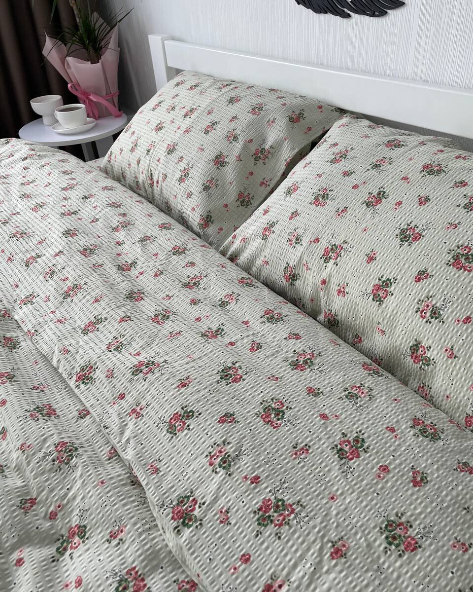 Premium Ranforce Seersucker Bedding Set – Mini Rose Bouquet