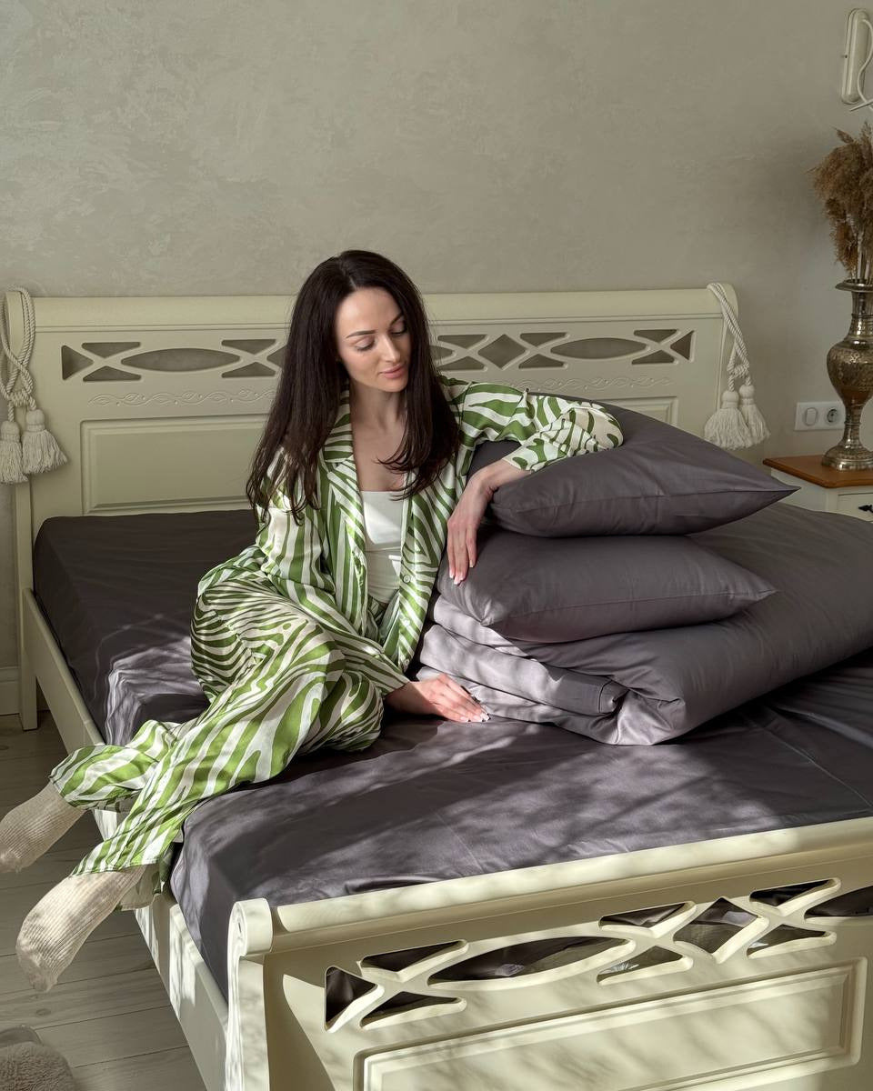 Luxury Cotton Sateen Bedding Set – Graphite Silk