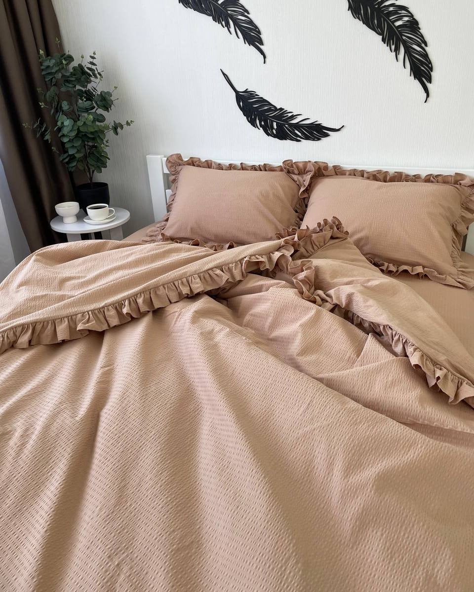 Seersucker Ruffle Cotton Bedding Set — Warm Sand