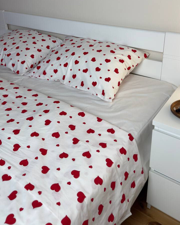 Premium Ranforce Cotton Bedding Set – Red Heart Romance