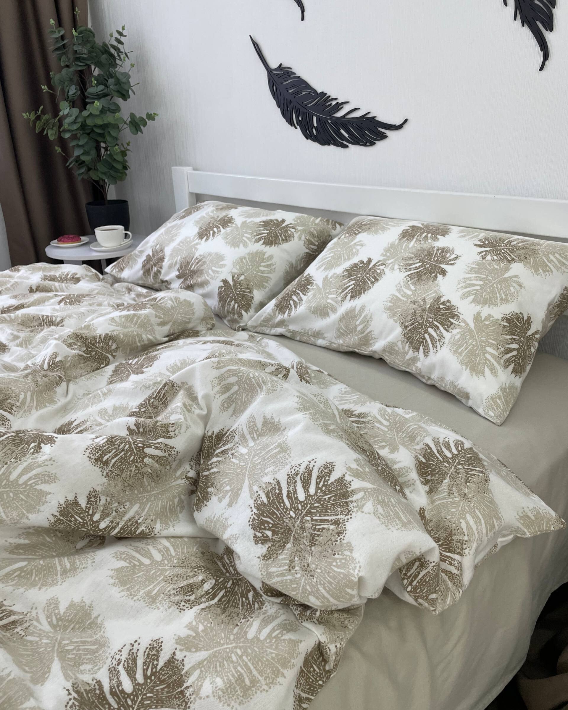 Premium Flannel Bedding Set - Monstera Beige