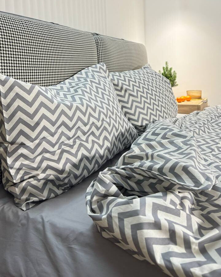 Premium Ranforce Cotton Bedding Set – Grey Motion Lines