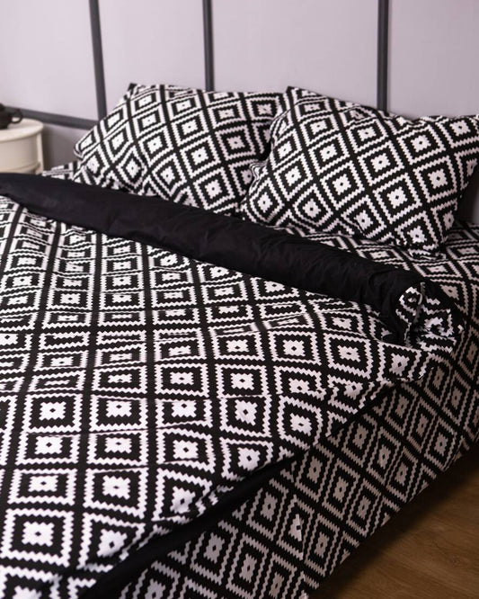 Geometric Noir – Black & White Ranforce Bedding Set