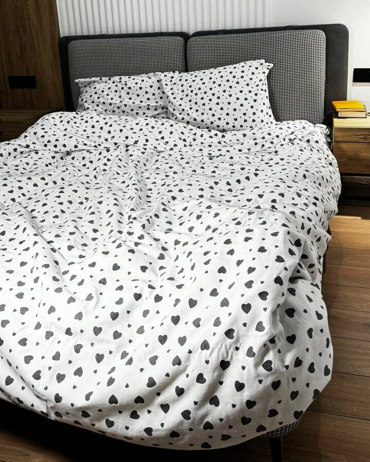 Premium Flannel Bedding Set – Grey Heart Pattern